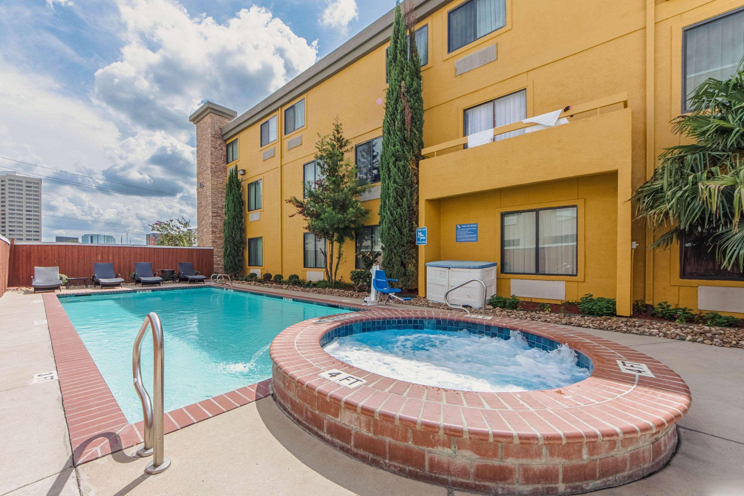 Comfort Inn Dallas Park Central Exteriér fotografie