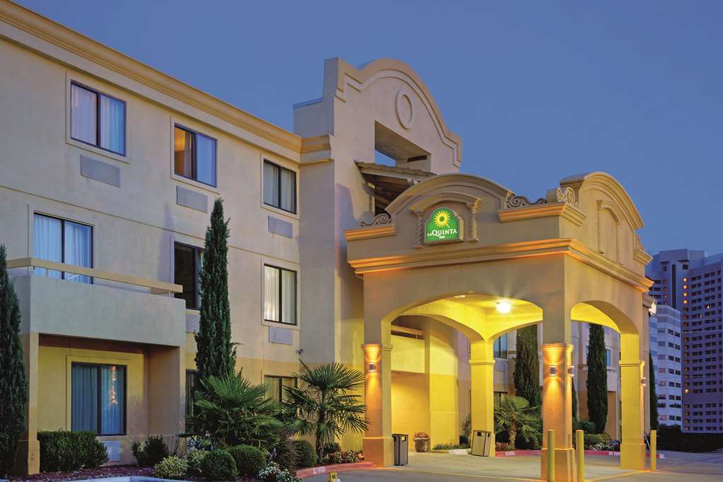 Comfort Inn Dallas Park Central Exteriér fotografie
