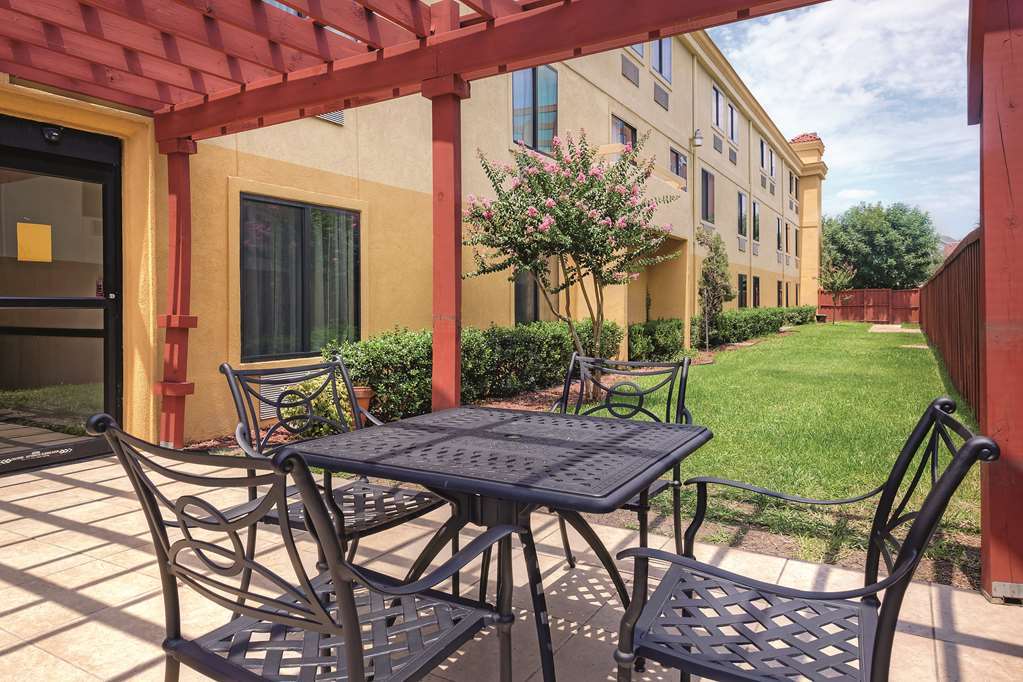 Comfort Inn Dallas Park Central Exteriér fotografie