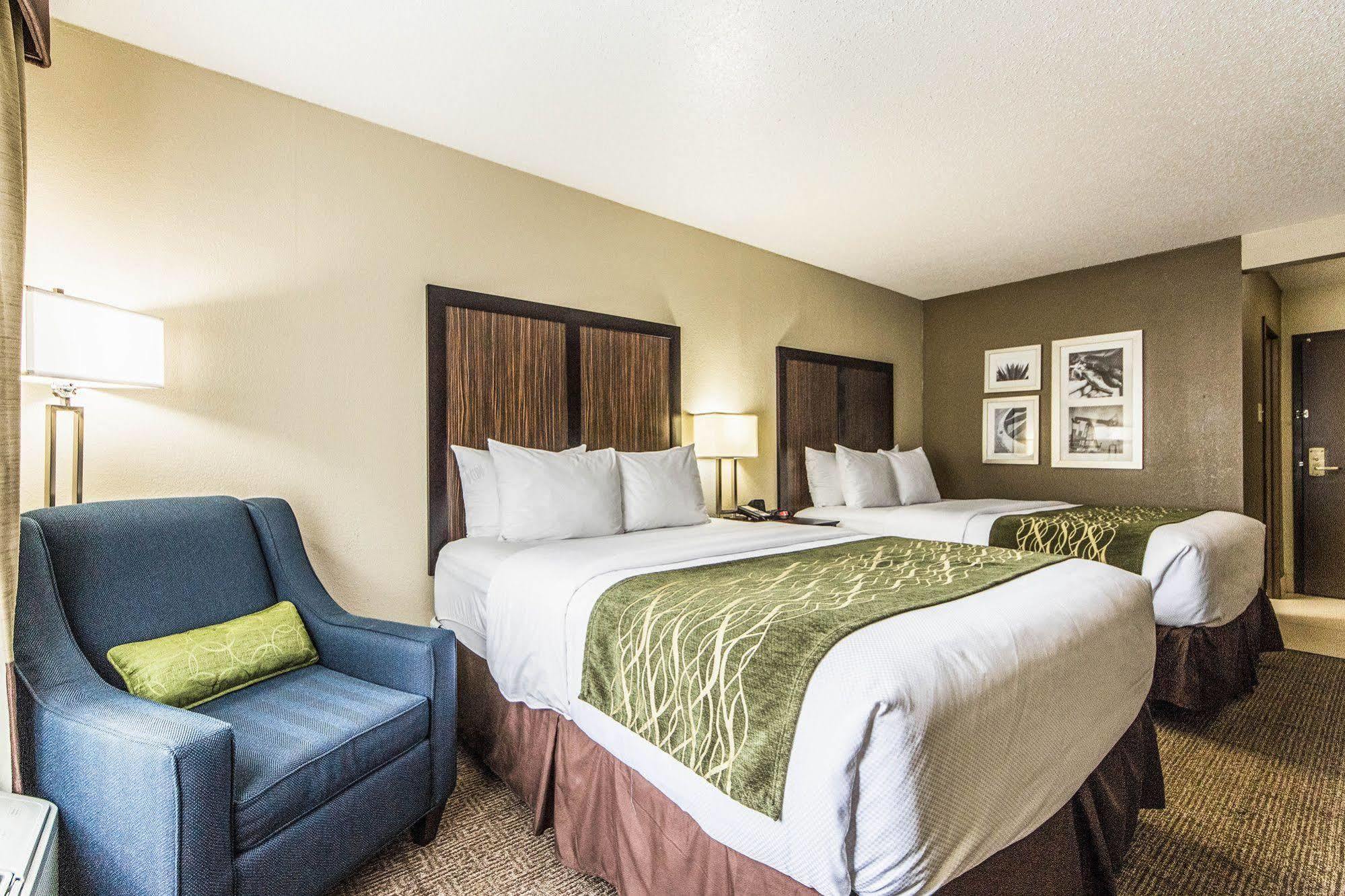 Comfort Inn Dallas Park Central Exteriér fotografie
